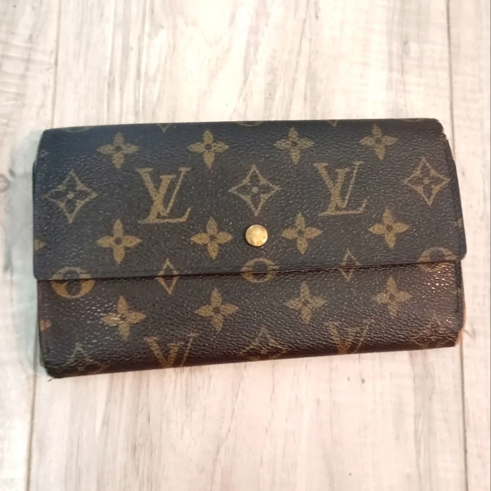 Louis Vuitton Monogram Tri Fold Wallet